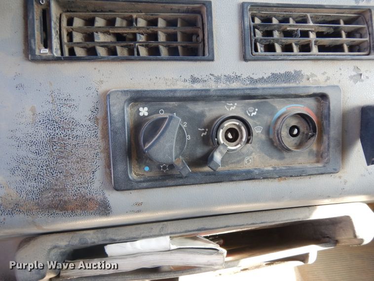 image for item ER9959 1995 Freightliner FL80 dump truck