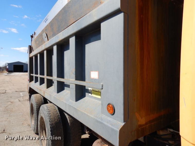 image for item ER9959 1995 Freightliner FL80 dump truck