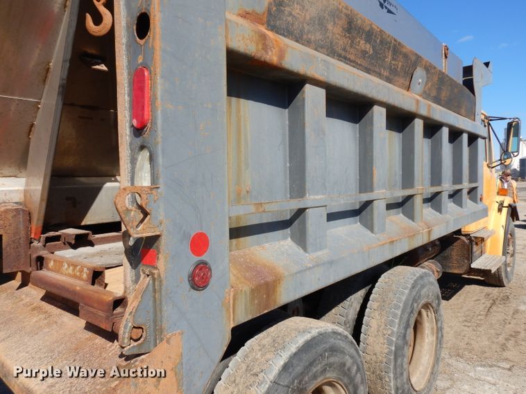 image for item ER9959 1995 Freightliner FL80 dump truck