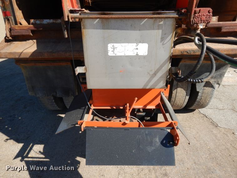 image for item ER9959 1995 Freightliner FL80 dump truck