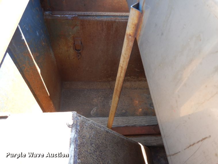 image for item ER9959 1995 Freightliner FL80 dump truck