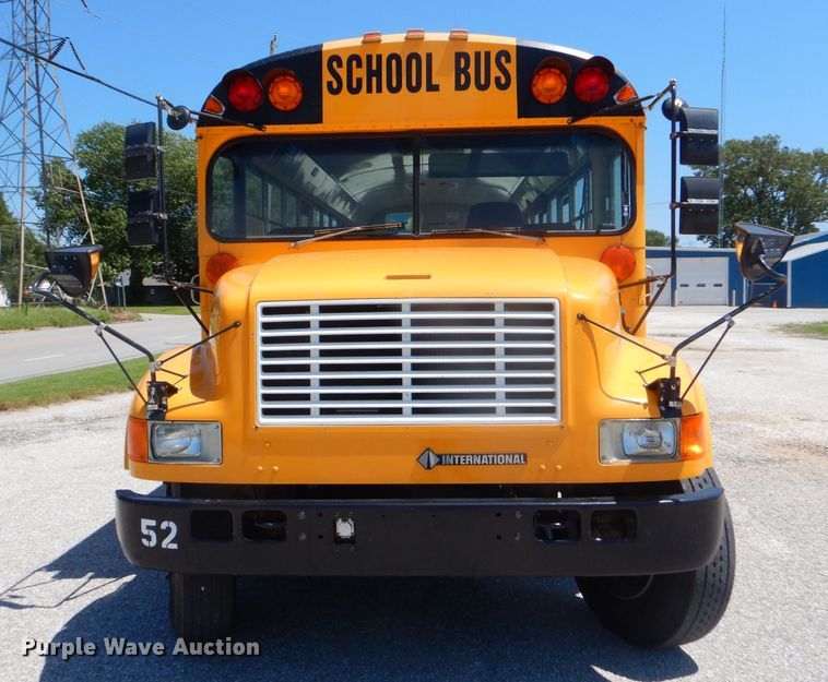 image for item FC9833 1995 International 3800 school bus