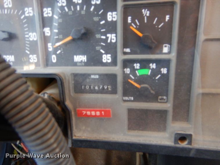 image for item FC9833 1995 International 3800 school bus