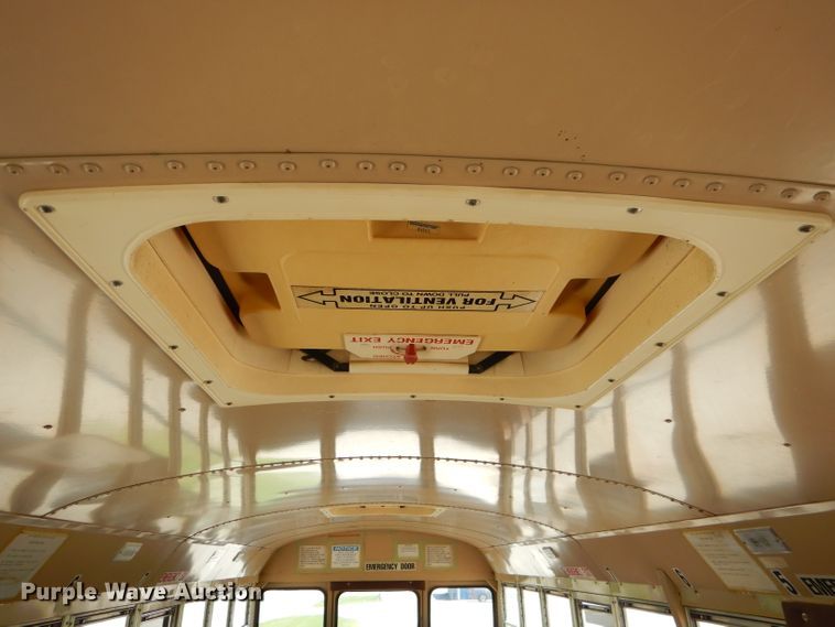 image for item FC9833 1995 International 3800 school bus