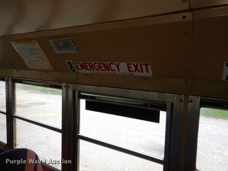 image for item FC9833 1995 International 3800 school bus