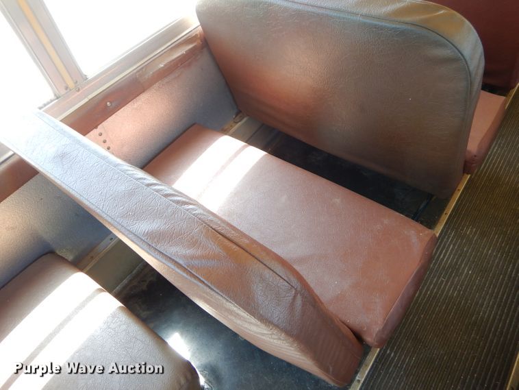 image for item FC9833 1995 International 3800 school bus