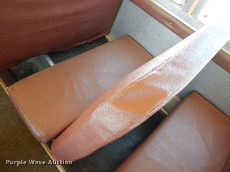 image for item FC9833 1995 International 3800 school bus