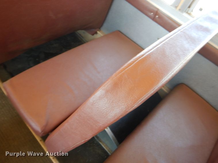 image for item FC9833 1995 International 3800 school bus