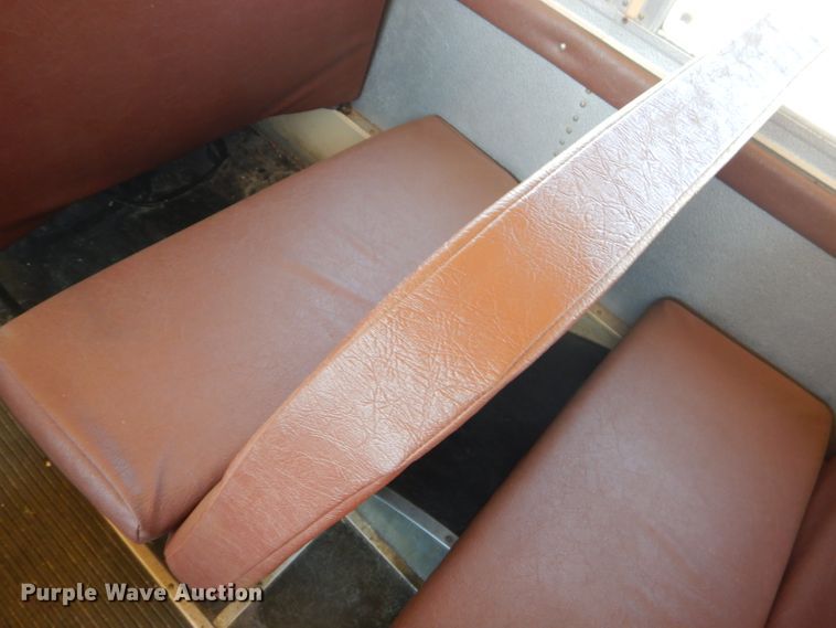 image for item FC9833 1995 International 3800 school bus