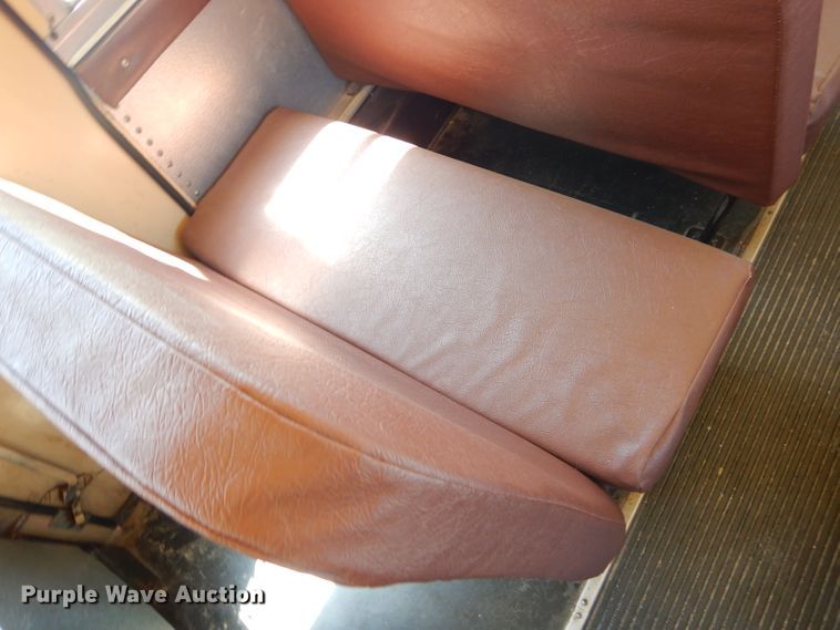 image for item FC9833 1995 International 3800 school bus