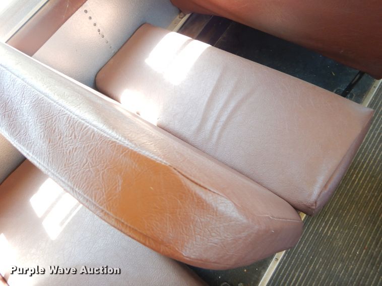 image for item FC9833 1995 International 3800 school bus