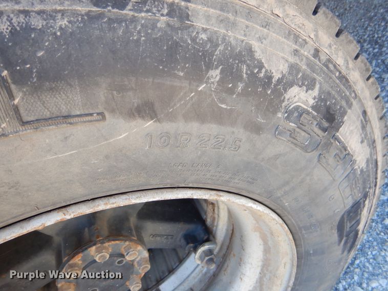 image for item FC9833 1995 International 3800 school bus