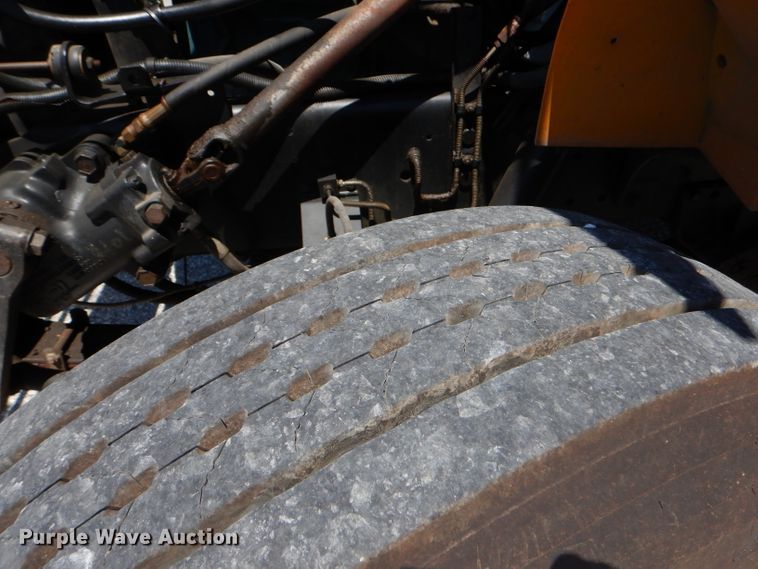 image for item FC9833 1995 International 3800 school bus