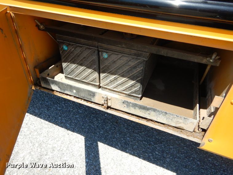 image for item FC9833 1995 International 3800 school bus