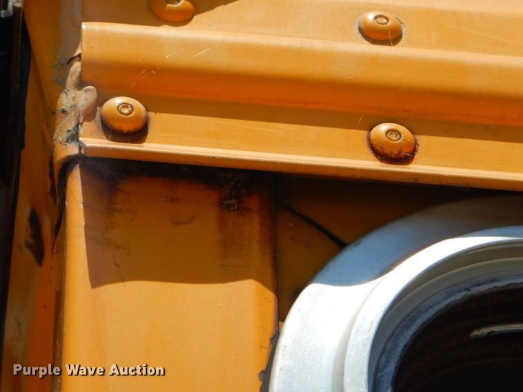 image for item FC9833 1995 International 3800 school bus