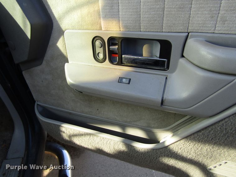 image for item FD9368 1992 Chevrolet K1500 Blazer SUV