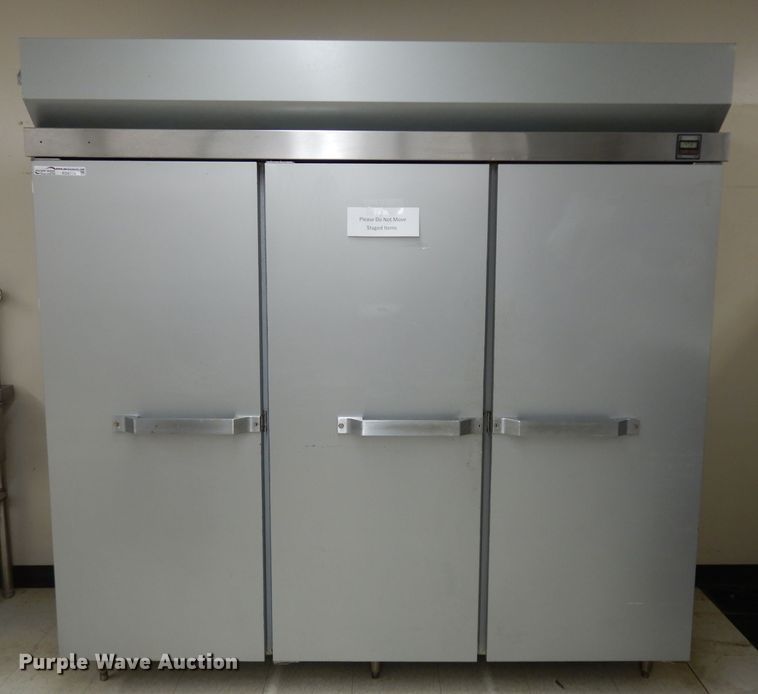 Hobart refrigerator in Overland Park, KS Item FD9774 sold Purple Wave