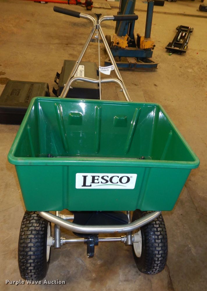 Lesco spreader in Prairie Village, KS Item FD9819 for sale Purple Wave