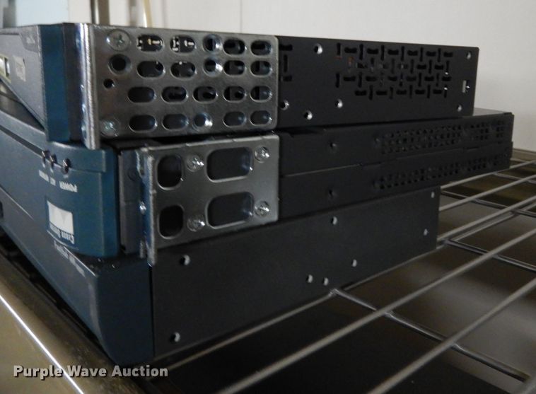 image for item FD9825 Approximately 33 routers