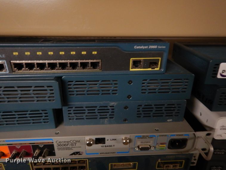 image for item FD9825 Approximately 33 routers