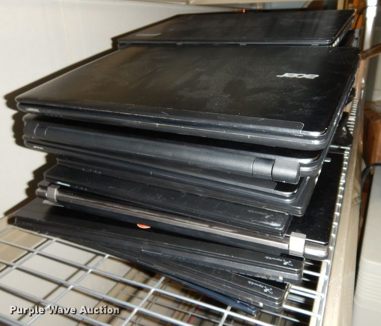 image for item FD9826 Approximately 39 laptops