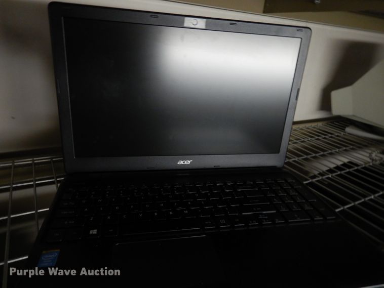 image for item FD9826 Approximately 39 laptops