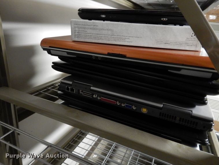 image for item FD9826 Approximately 39 laptops