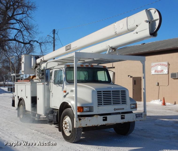 image for item FU9215 1999 International 4700 bucket truck