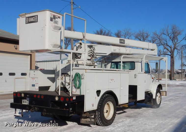 image for item FU9215 1999 International 4700 bucket truck