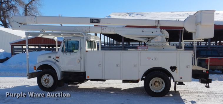 image for item FU9215 1999 International 4700 bucket truck