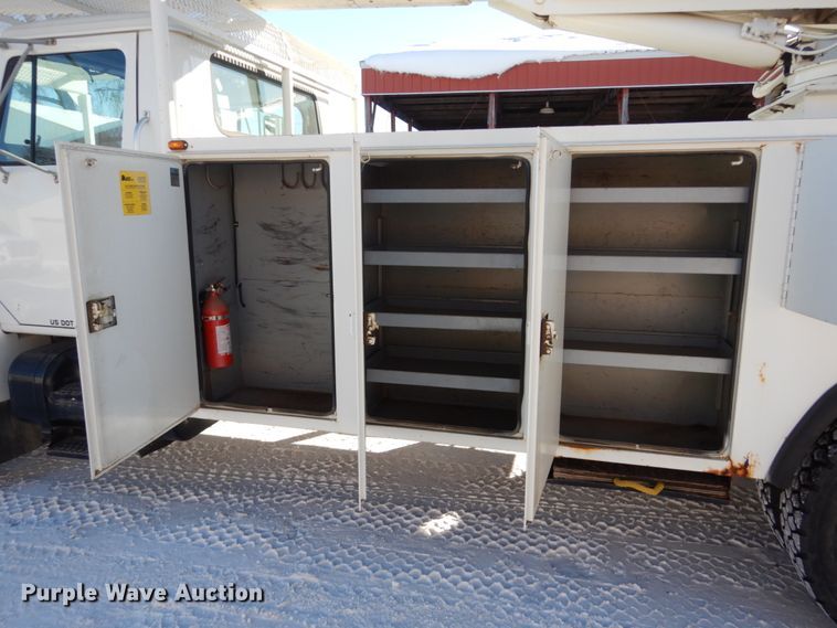 image for item FU9215 1999 International 4700 bucket truck