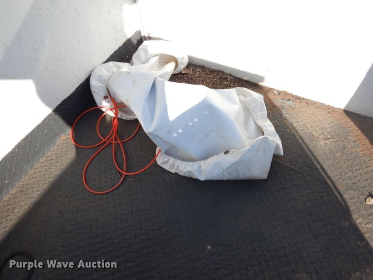 image for item FU9215 1999 International 4700 bucket truck