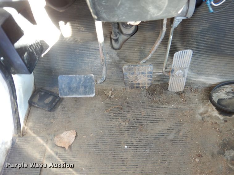 image for item FU9215 1999 International 4700 bucket truck