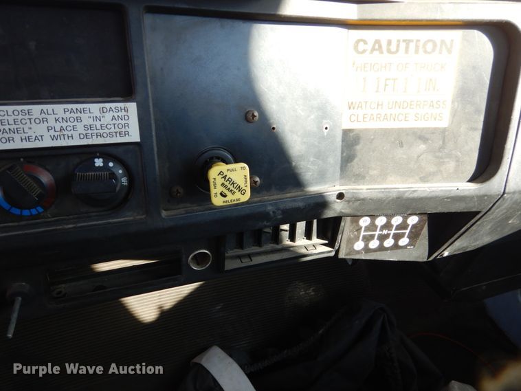 image for item FU9215 1999 International 4700 bucket truck