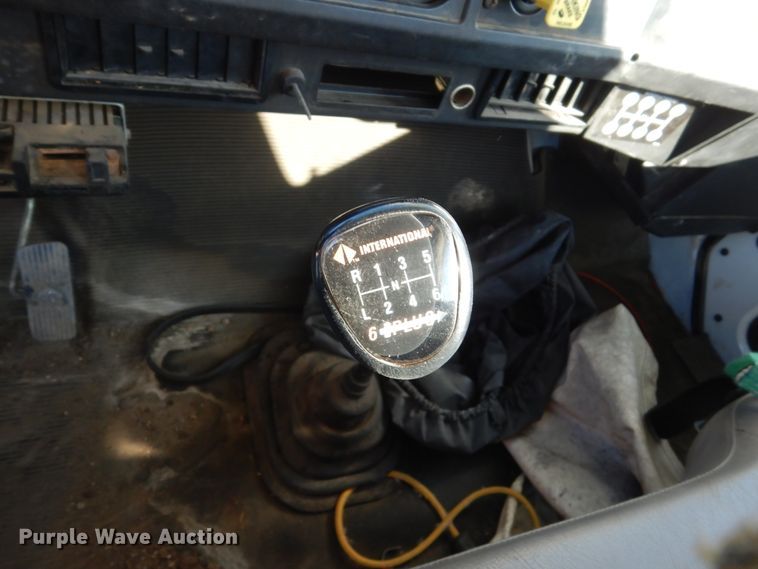 image for item FU9215 1999 International 4700 bucket truck