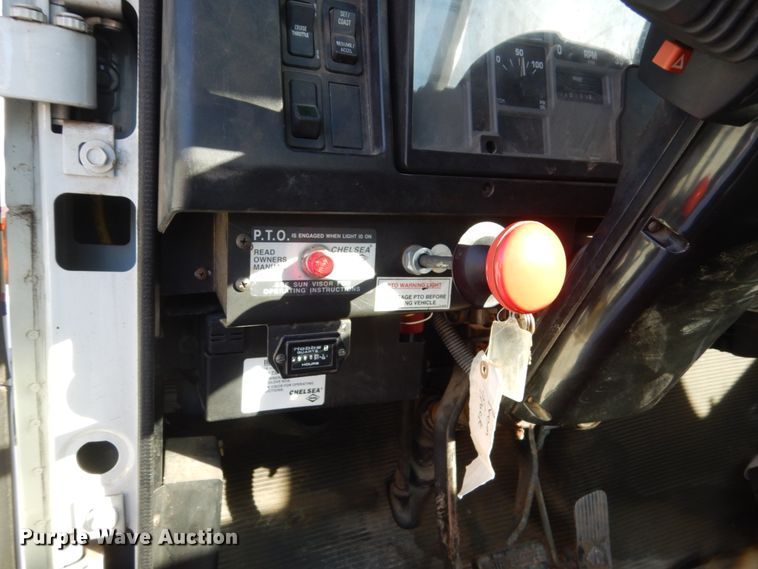 image for item FU9215 1999 International 4700 bucket truck