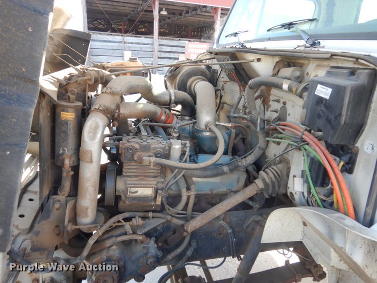 image for item FU9215 1999 International 4700 bucket truck