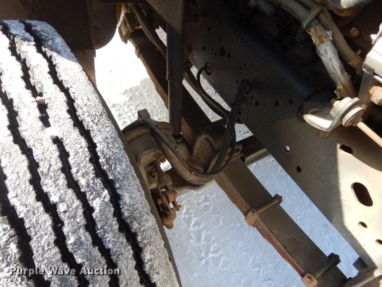 image for item FU9215 1999 International 4700 bucket truck