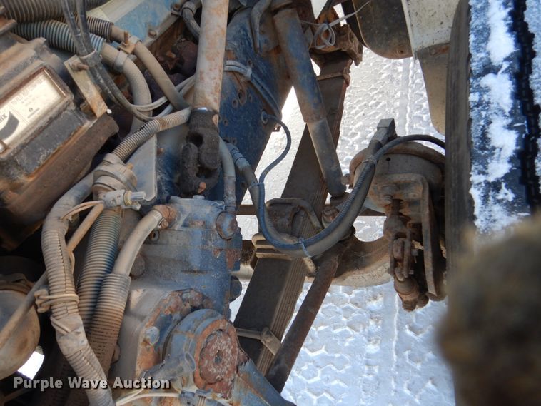 image for item FU9215 1999 International 4700 bucket truck