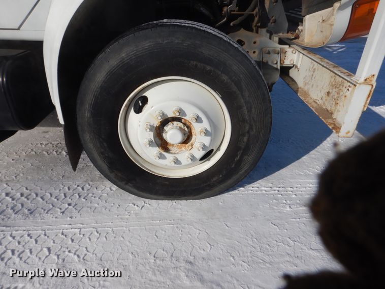 image for item FU9215 1999 International 4700 bucket truck