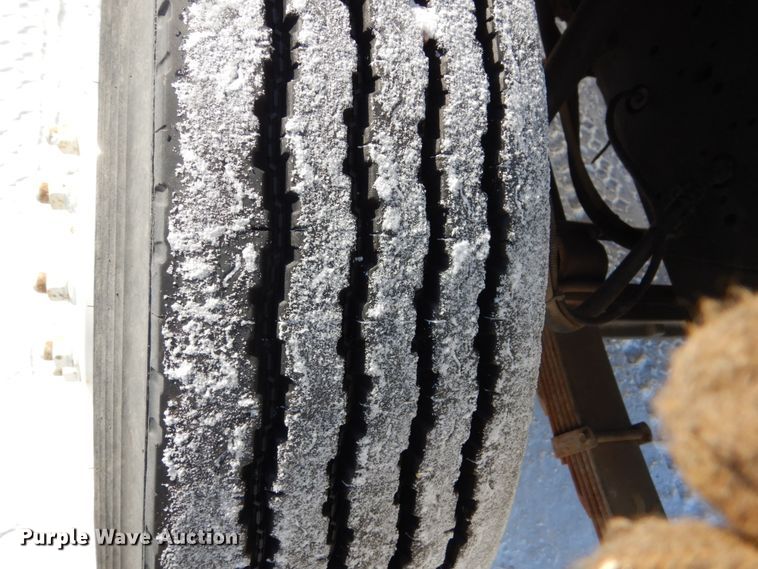 image for item FU9215 1999 International 4700 bucket truck