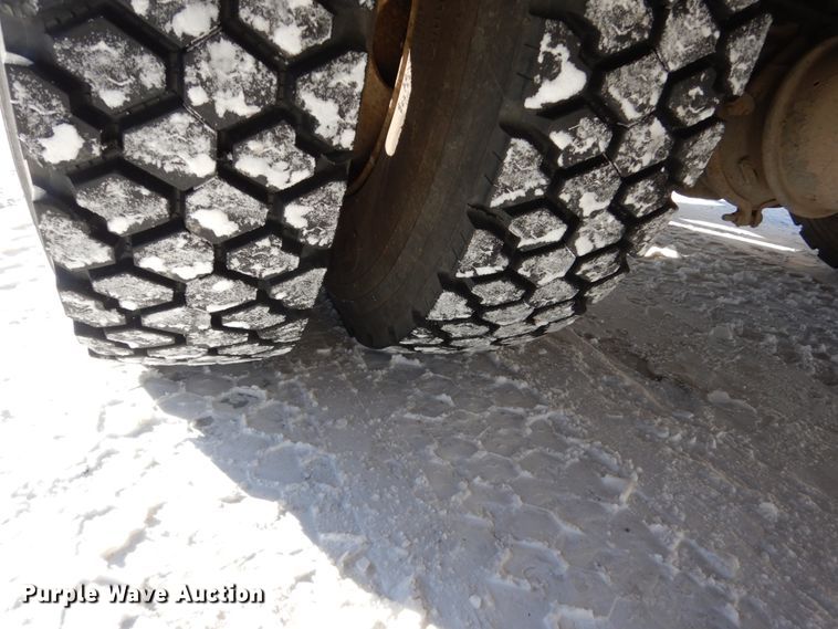 image for item FU9215 1999 International 4700 bucket truck