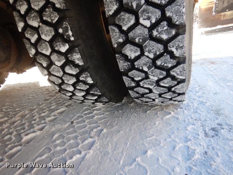 image for item FU9215 1999 International 4700 bucket truck