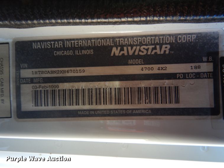 image for item FU9215 1999 International 4700 bucket truck