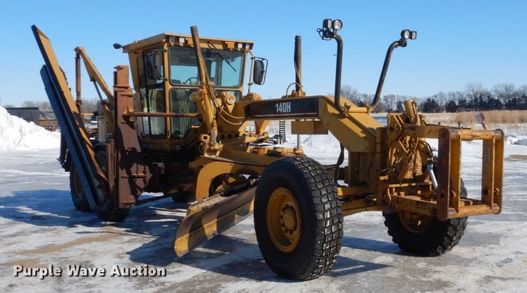 image for item FU9217 2004 Caterpillar 140H VHP Plus motor grader