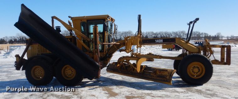 image for item FU9217 2004 Caterpillar 140H VHP Plus motor grader