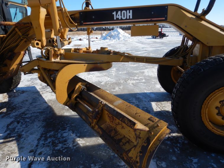 image for item FU9217 2004 Caterpillar 140H VHP Plus motor grader