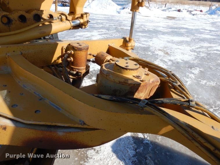 image for item FU9217 2004 Caterpillar 140H VHP Plus motor grader