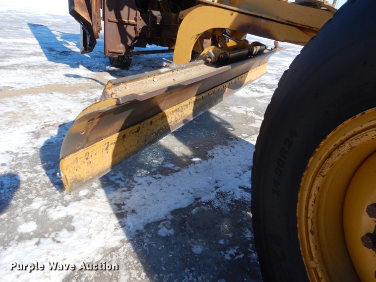 image for item FU9217 2004 Caterpillar 140H VHP Plus motor grader