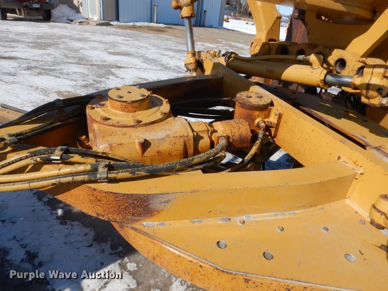 image for item FU9217 2004 Caterpillar 140H VHP Plus motor grader